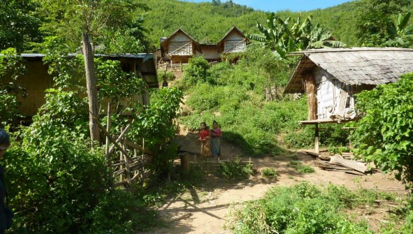 1_Laos-village